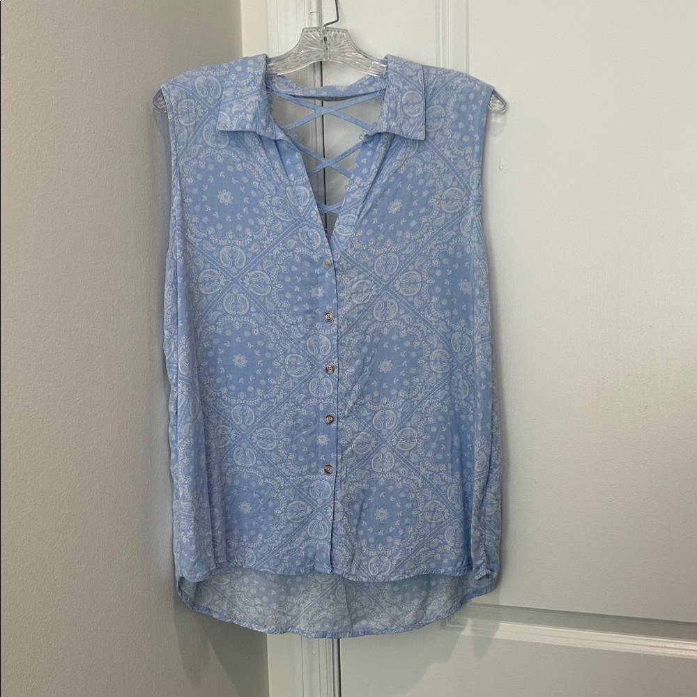No Boundaries Light Blue Patterned Button Down Shirt